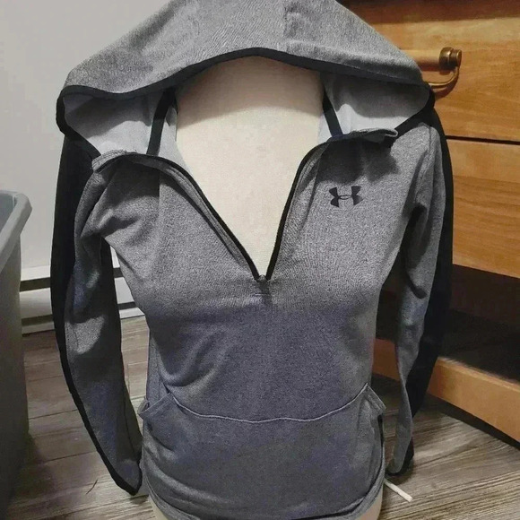Under Armour zip  Up Sweater - Picture 1 of 4